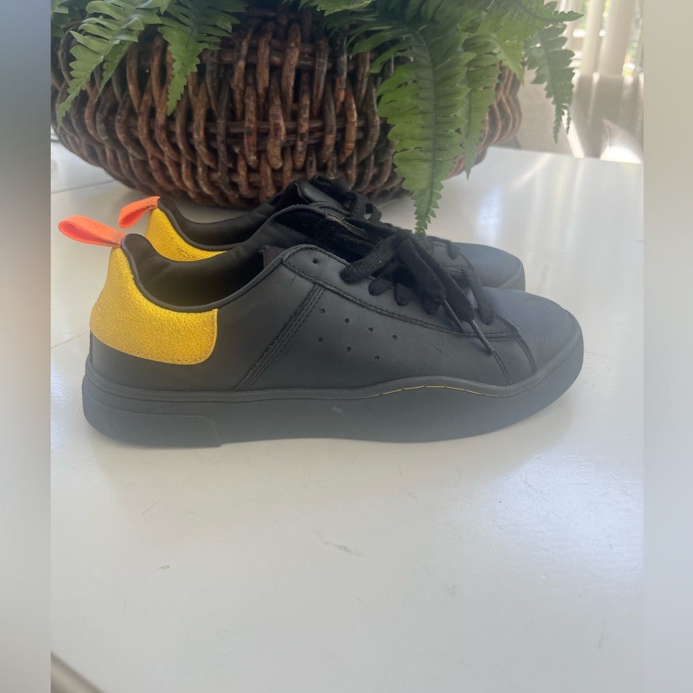 DIESEL S CLEVER LOW men 7.5 Sneaker shoes Cow Leather Black Yellow EUC diesel